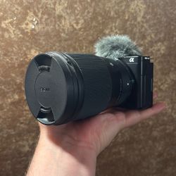 Sony ZV-E10 w/Sigma 16mm Lens 1:1.4 DC DN 67