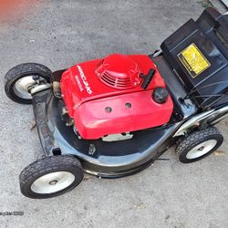 Honda HRC 216 Commercial Lawn mower 