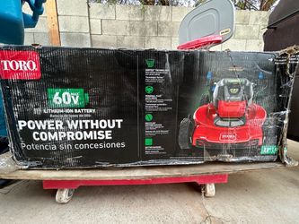 Toro Recycler 22" 21466 60 V Battery Self-Propelled Lawn Mower Kit (Battery & Charger)