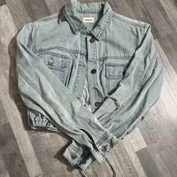 Sweater/Jacket/Crewneck Shirt