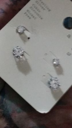 Cubic zirconia really pretty diamond earrings