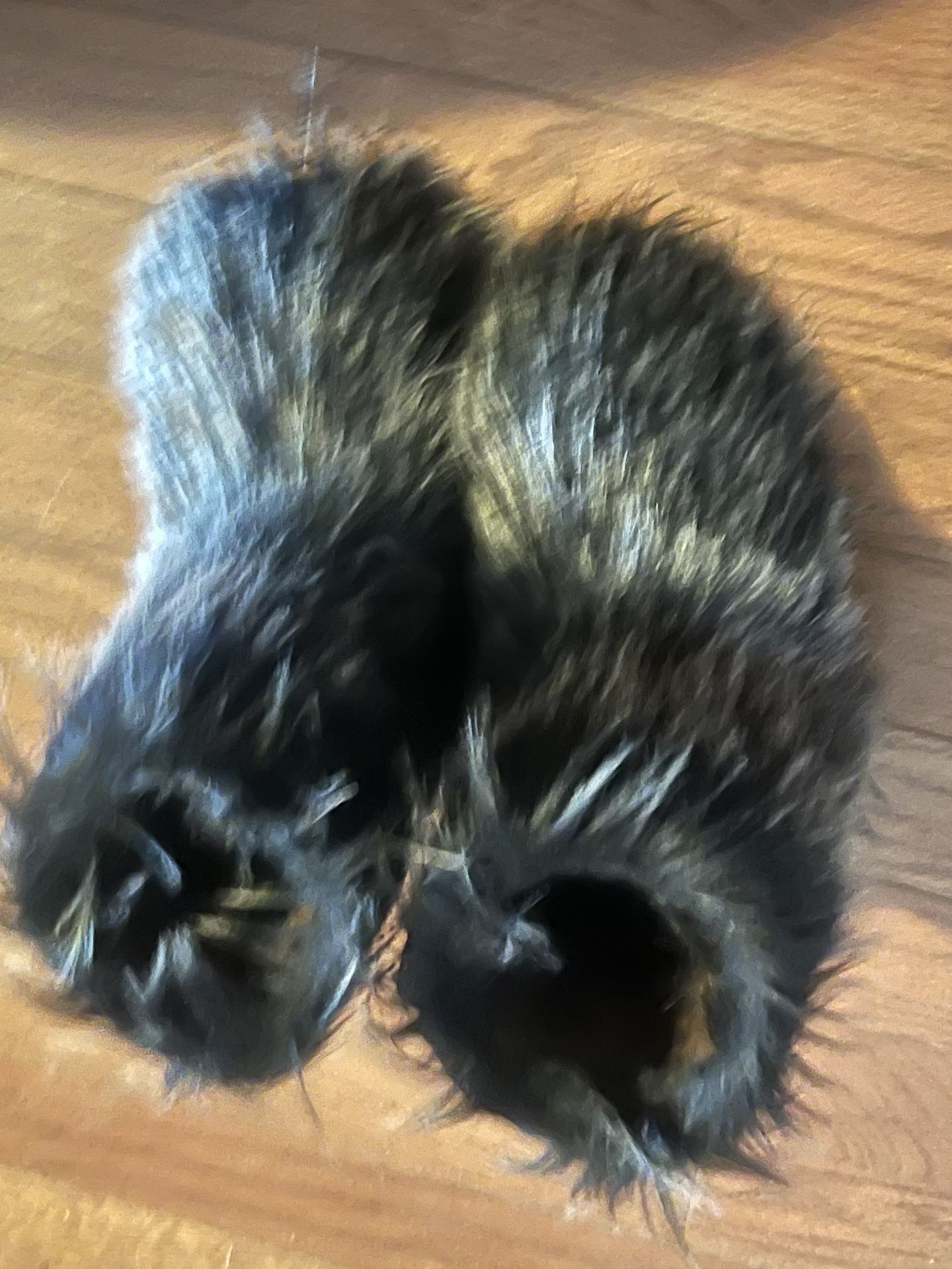 Women fur boots (sz 8)