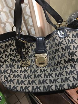 MK PURSE