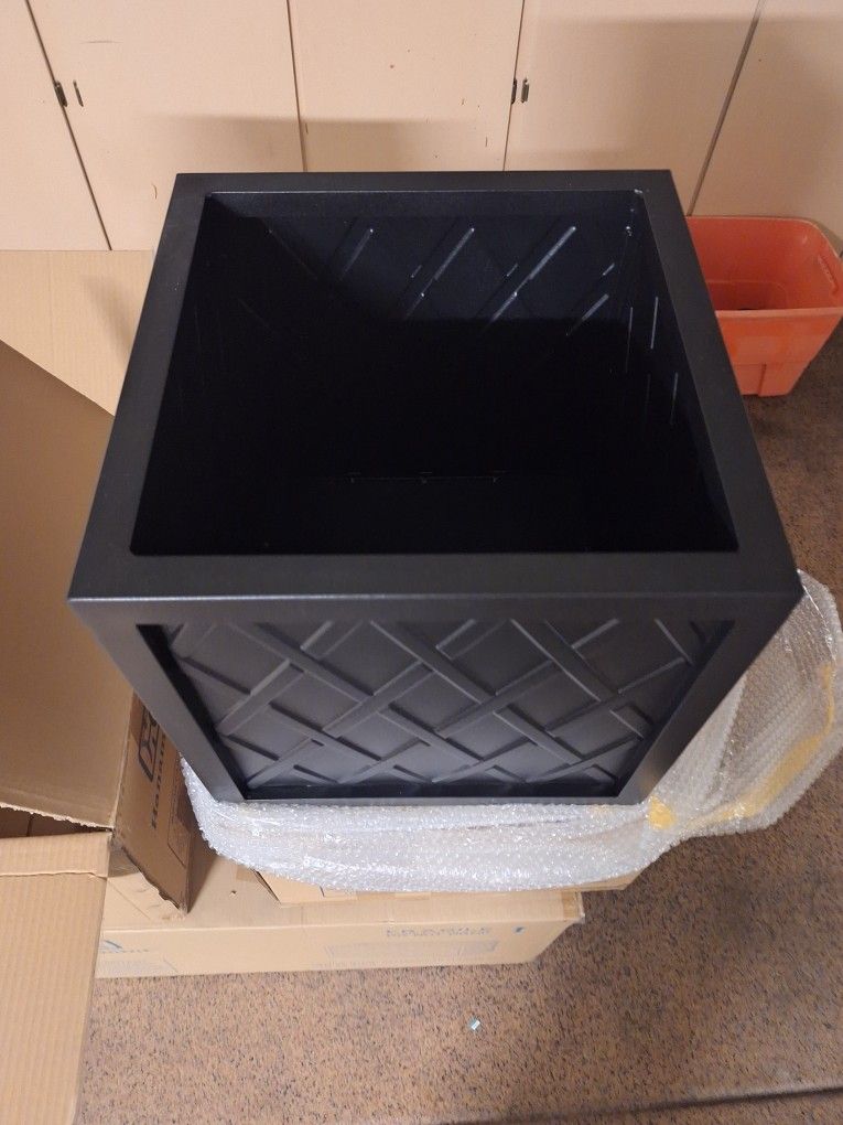 New Square Metal Planter