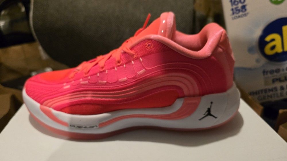 Jordan Luka 4 Size 9.5 Basketball Shoes Men's