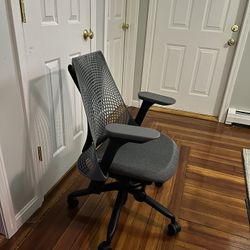 Hermin Miller “Sayl” Chair