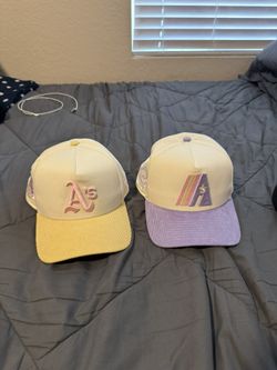 Caps