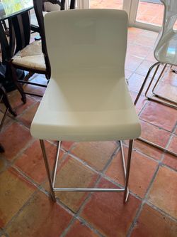 White kitchen stools