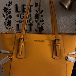 Micheal khors Bag (brand New Authentic )