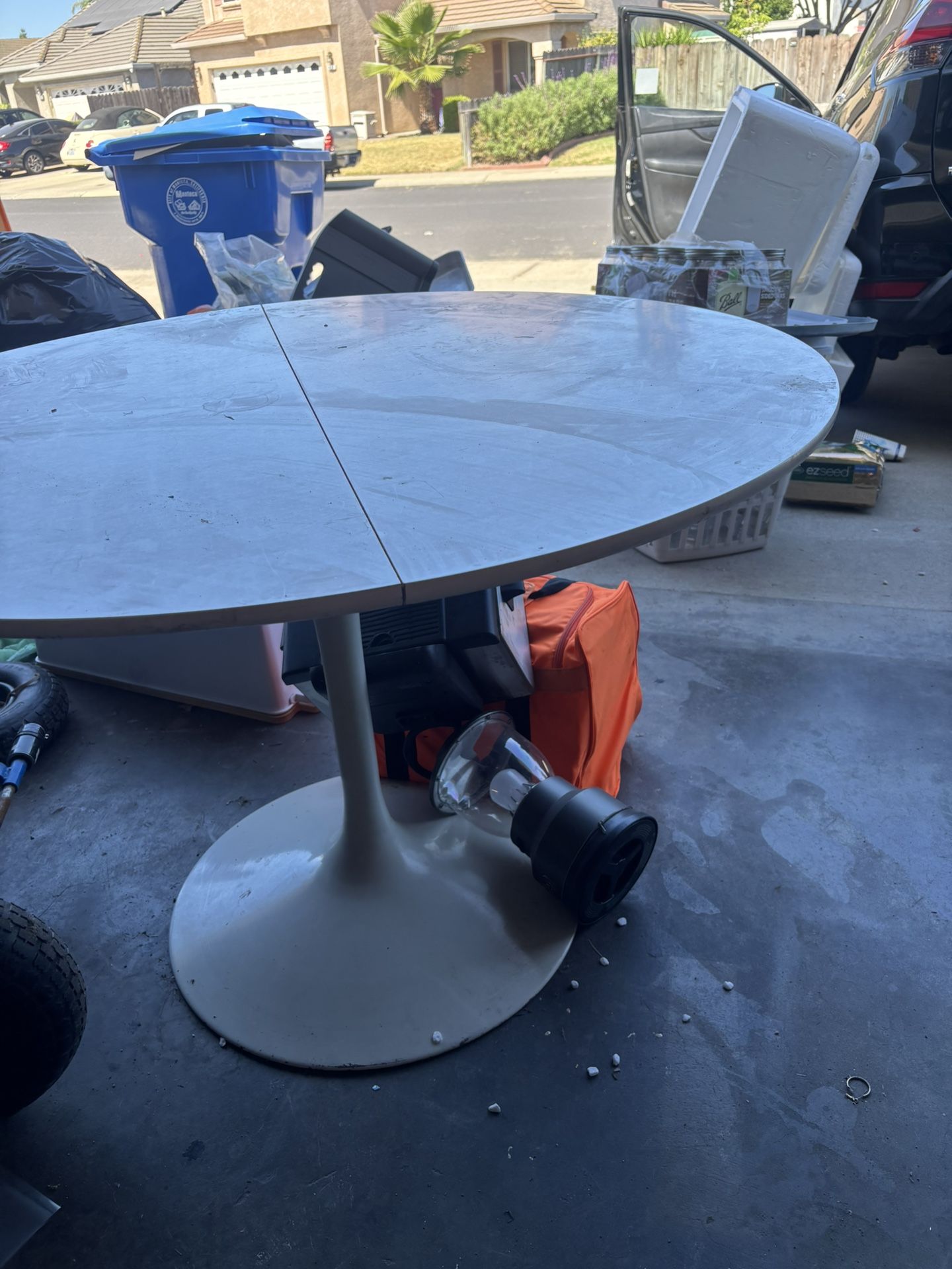 Round table