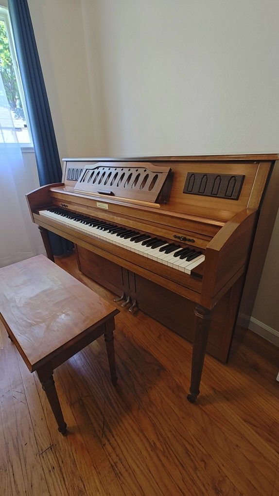 FREE Piano Currier Brand