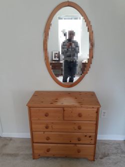 Chest Of Drawers With Mirror 