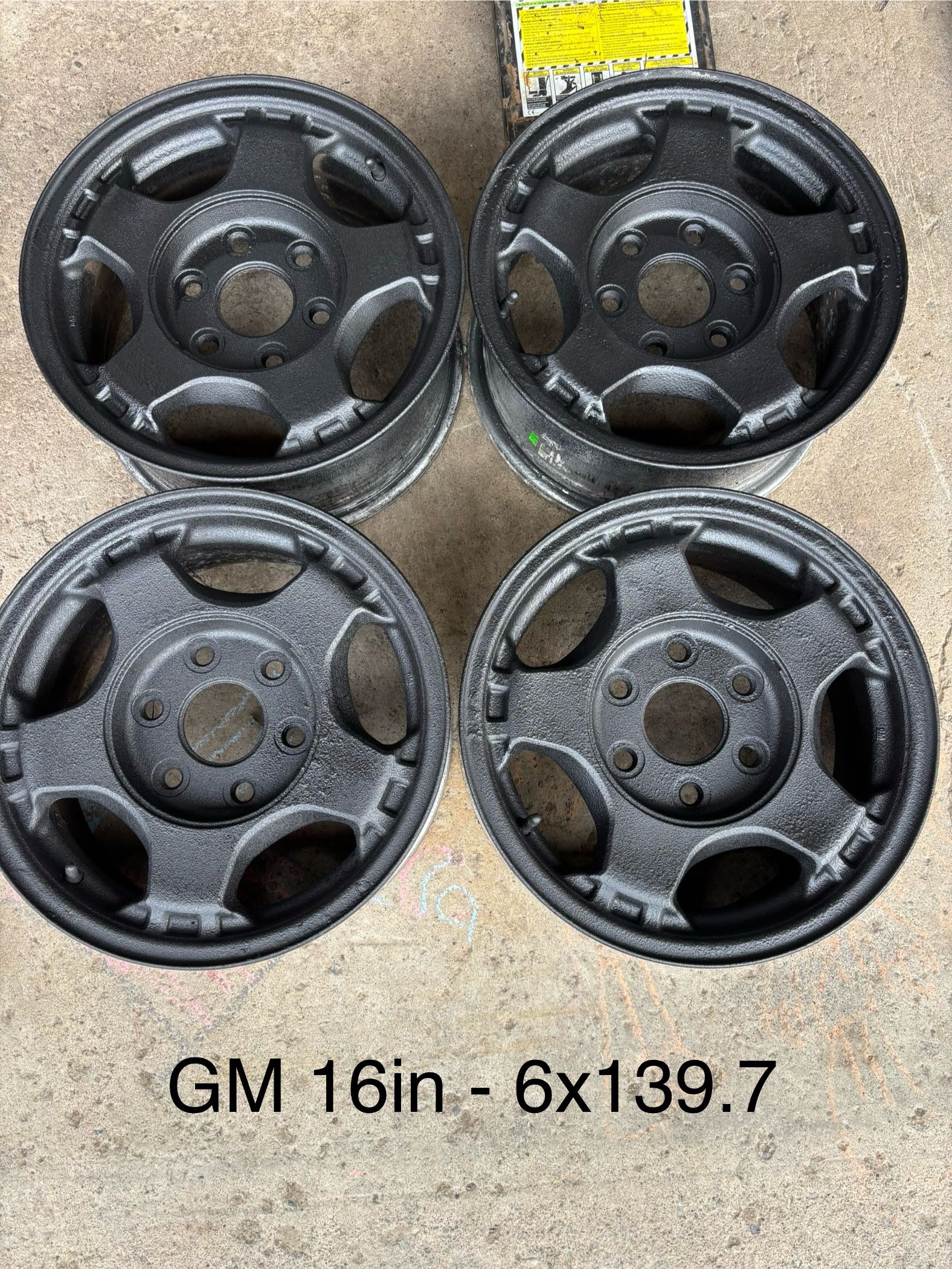 General Motors - 16in 6x139.7 OEM Wheels