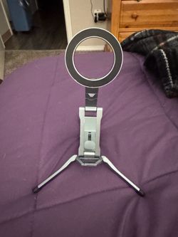 Omoton (advertised on TikTok) magnetic phone tripod
