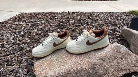 Air Force 1 ‘07 LV8 (Coconut Milk/LT British Tan) size 10