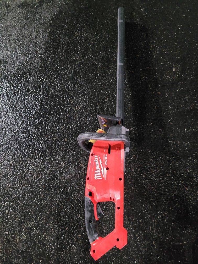 M18 FUEL 24 in. 18V Lithium-Ion Brushless Cordless Hedge Trimmer (Tool-Only)