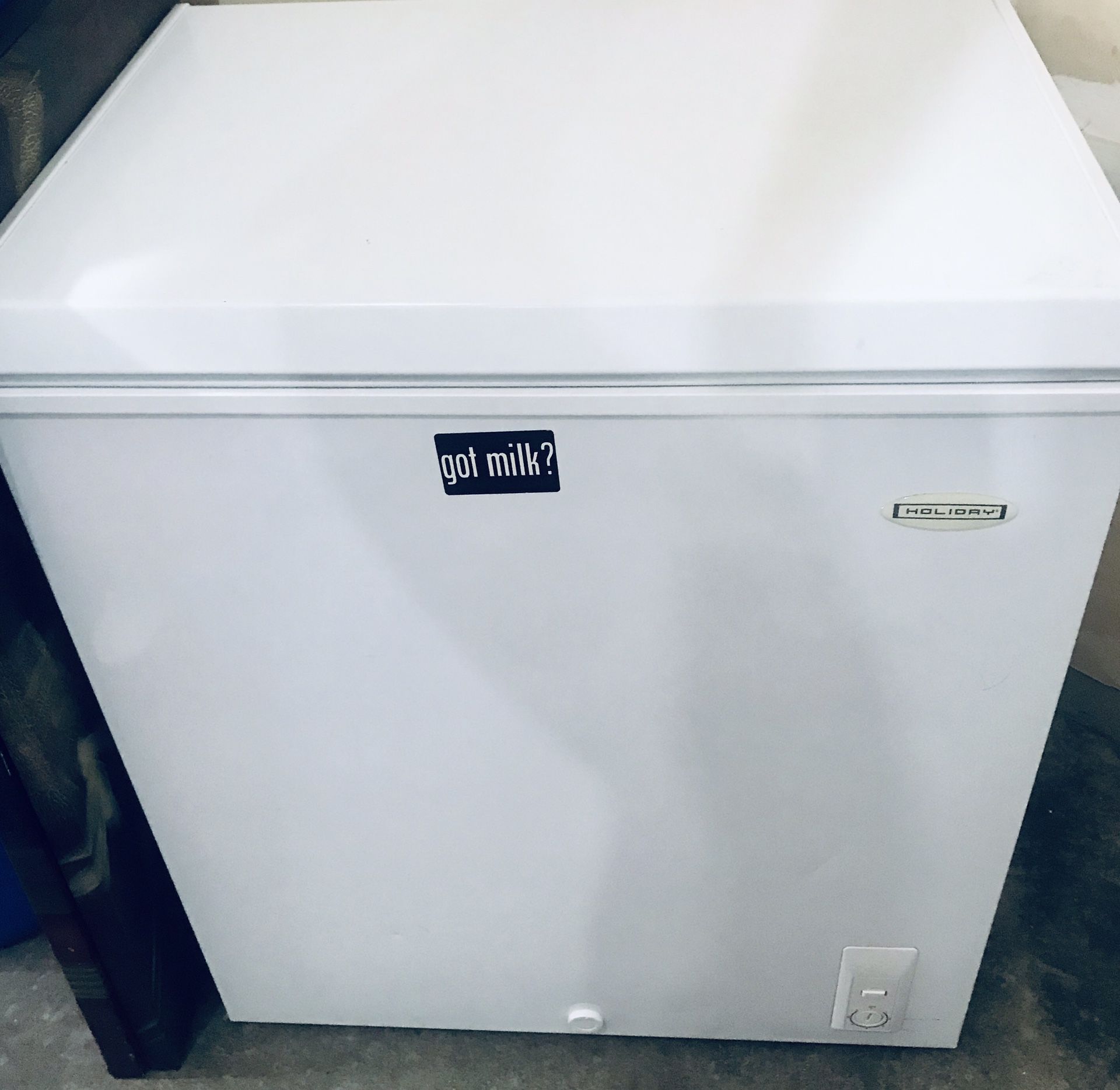 Holiday 5-Cu Ft Chest Freezer (White)