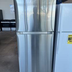 Samsung 18cu.ft Top Freezer W/Ice Maker - NEW MURRIETA LOCATION🔥