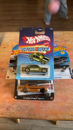 Hot wheels 71 Datsun  & 71 Nissan