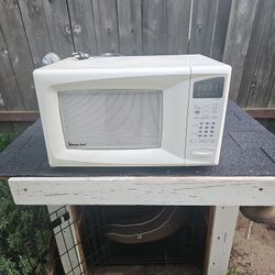 Magic Chef Microwave 