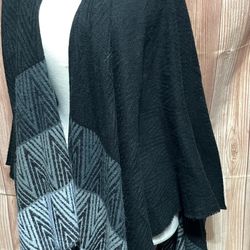 Beautiful Do Everything In love ♥️ Women’s One Size Shawl 
