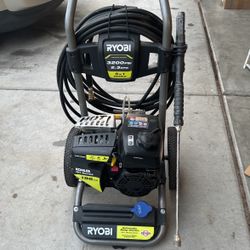 RYOBI 3200 PSI 2.3 GPM PRESSURE WASHER 