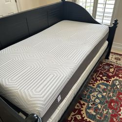 Day Bed With Mattress 