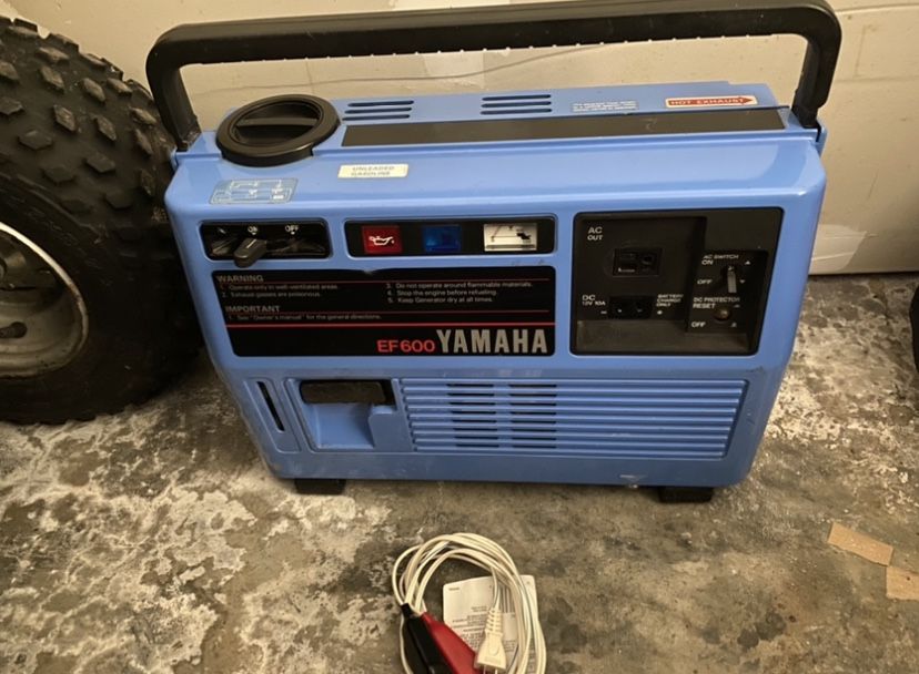 Yamaha EF600 Mini Suitcase Generator