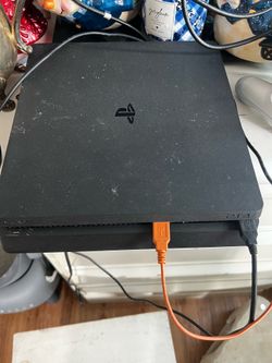 PS4 with 2 controllers