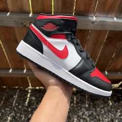 Jordan 1 Mid White Black Red (Size 5.5Y)