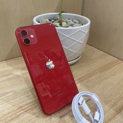 Valentines Day Special!!! iPhone 11 Color Red 64GB Unlocked For Any Carrier/iPhone 11 Color Rojo 64Gb Liberado Para Cualquier Compañía 