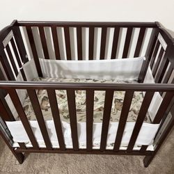 Mini Crib With Extra Mattress, Sheets, & Bumper