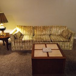 Living room Set With Matching Lamp