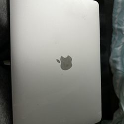 MacBook Pro 2017 In Great Condition!
