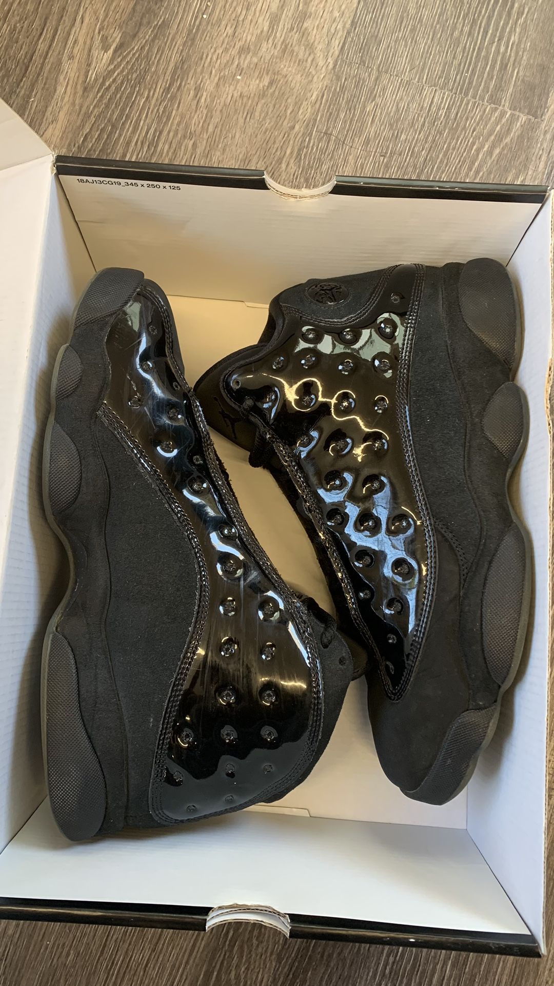 Air Jordan 13 Retro “Cap N Gown”
