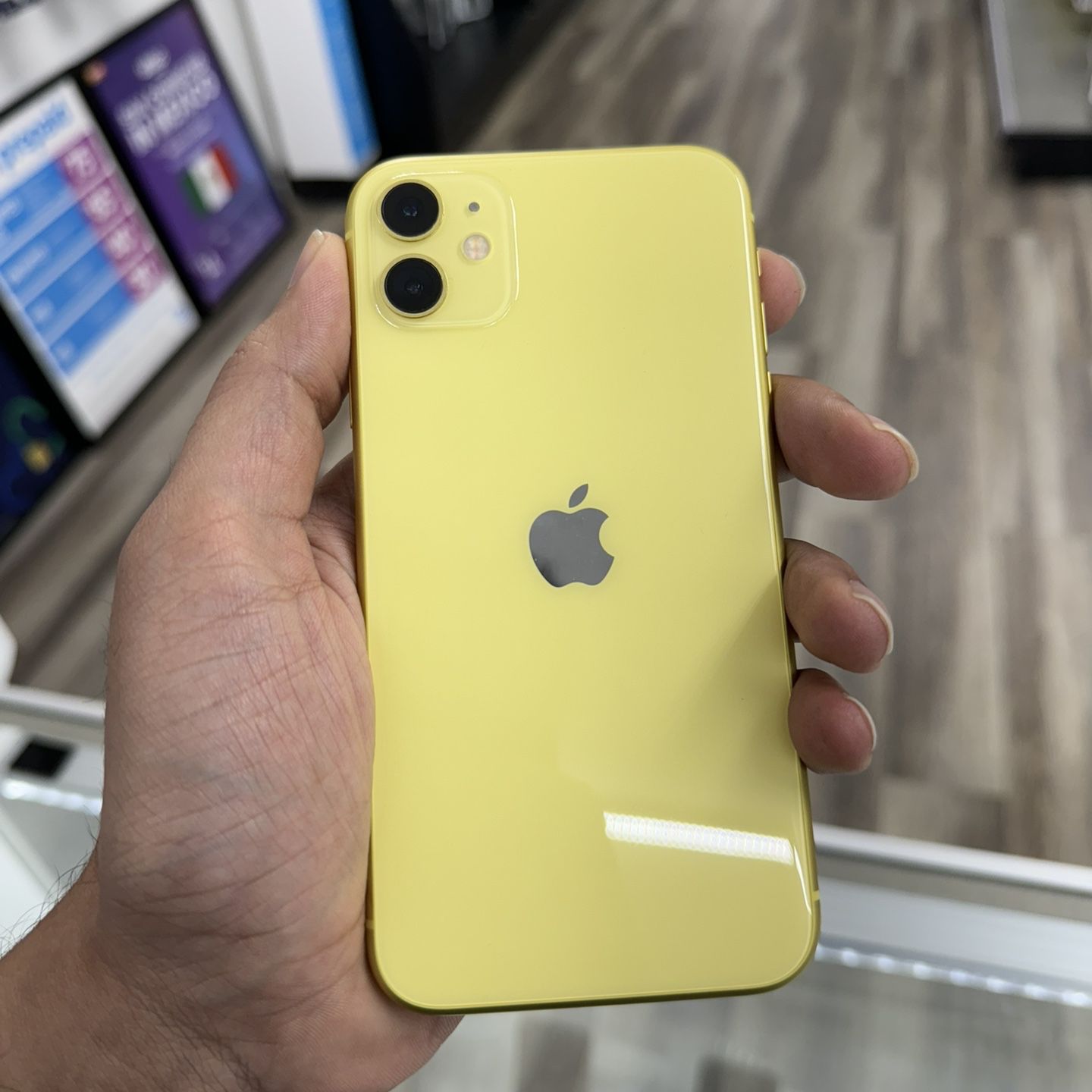 iPhone 11 Factory Unlocked *payments Available, No Credit Needed*