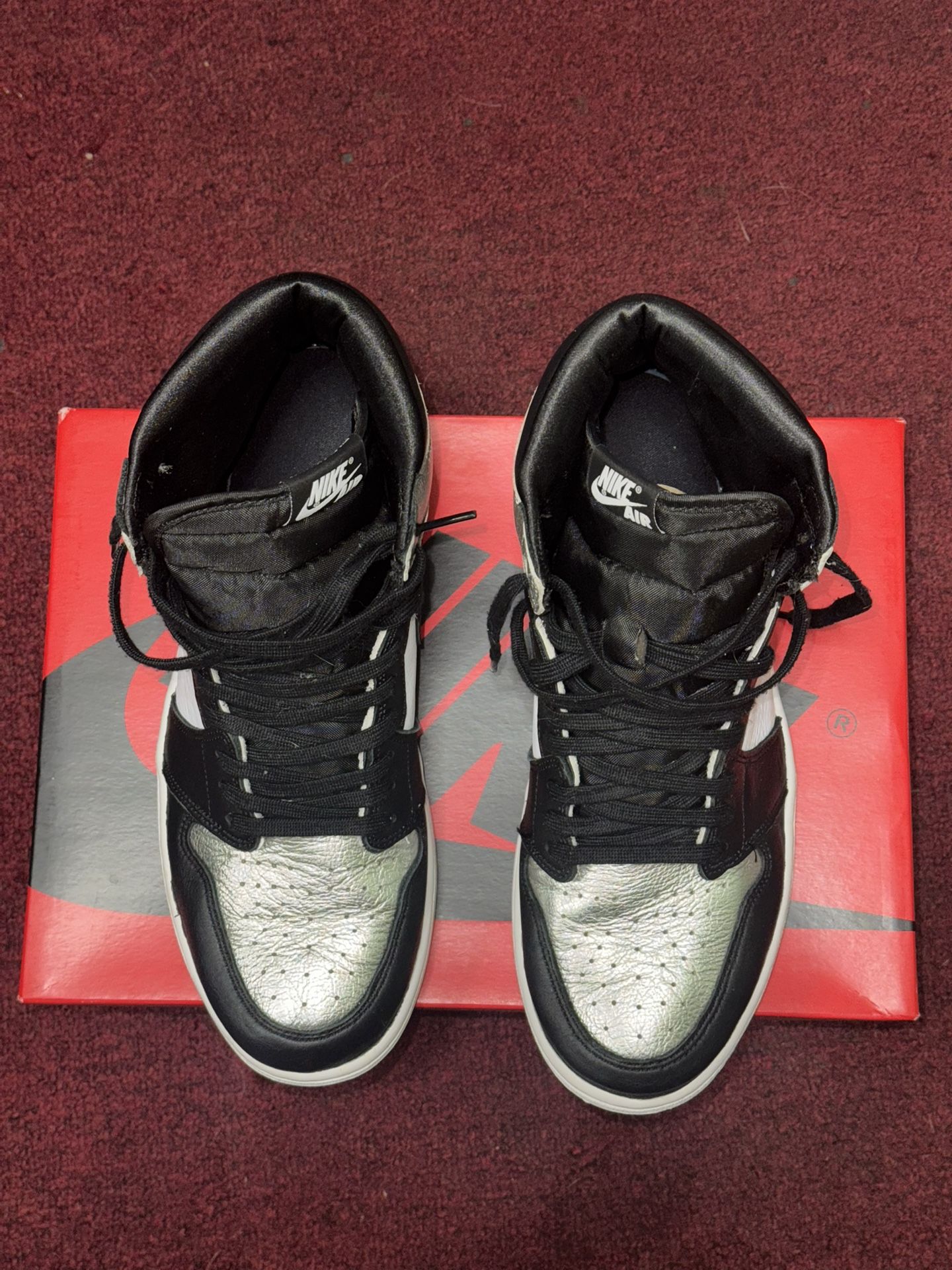 Woman’s Air Jordan Retro 1 Silver Toe