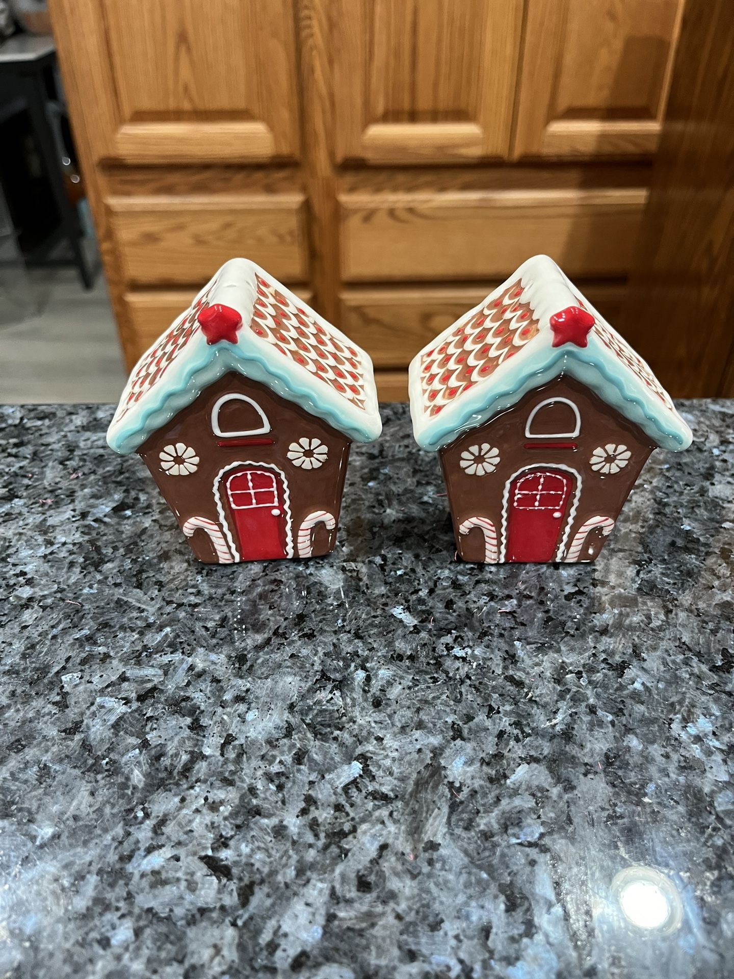 Vintage Ceramic Gingerbread House Christmas Holiday Tree Candy Cane Salt and Pepper Shakers. Size approximately 3 3/4 inches tall. Brand new