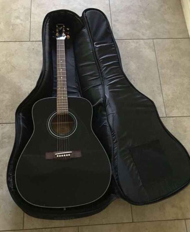 Yamaha f335 guitar case sales