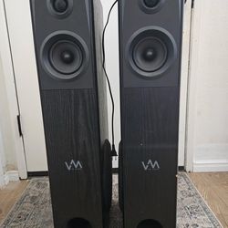 VM Audioss SRAT10 Floorstanding Powered Tower Speakers