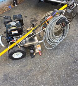 Commercial Pressure Washer Setup 4000 psi  3.5 gpm Honda GX390 No Low Offers/ Trades Pls. Pick up in Burien Yes Available