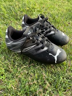 Soccer cleats