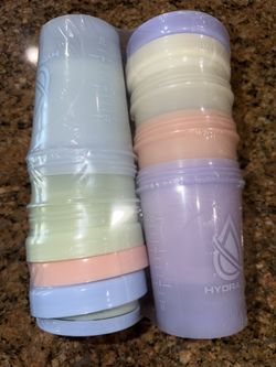 Brand new, never used 5 Pack HydraCup stackable shaker cups. Multiple colors.