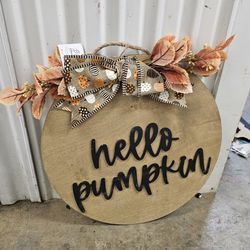 18 Inch Hello Pumpkin Door Hanger