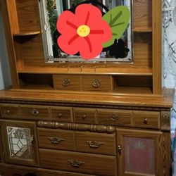 Beautiful Dark Wood Dresser W/ Mirror/lights