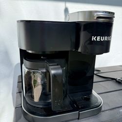 Keurig Coffee Maker – Lightly Used ☕️🖤