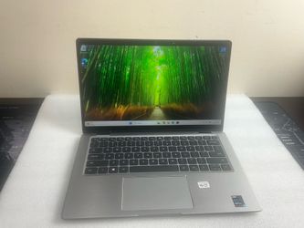 Dell Latitude 7420 14” Touchscreen Laptop i5-1145G7 16GB RAM 256GB SSD Win 11 Pro。