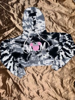 Disney MOM size Medium Graphic Hoodie Tie Dye Pullover Cropped Sweatshirt Women'