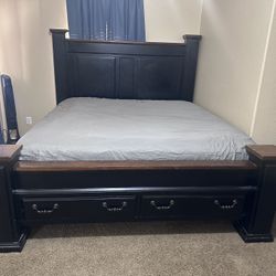 Solid Wood Kind Size Bed Frame 