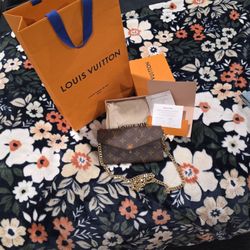 LV  Chain Wallet